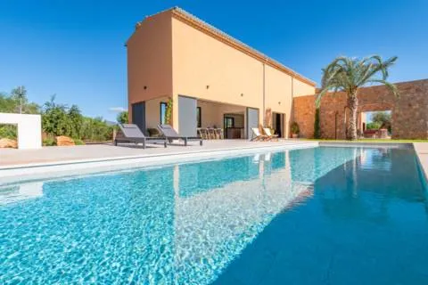 Detached house — photo 1