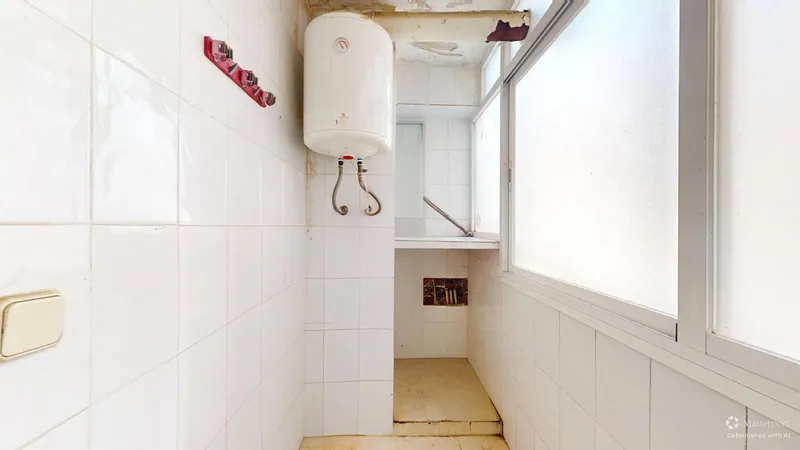 Three-bedroom apartment with large balcony just 100 meters from the beach — photo 8