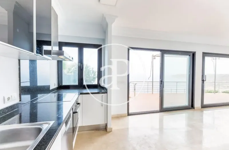 Semi-detached unfurnished villa with sea views, garden and terrace in Bahía Azul — photo 12