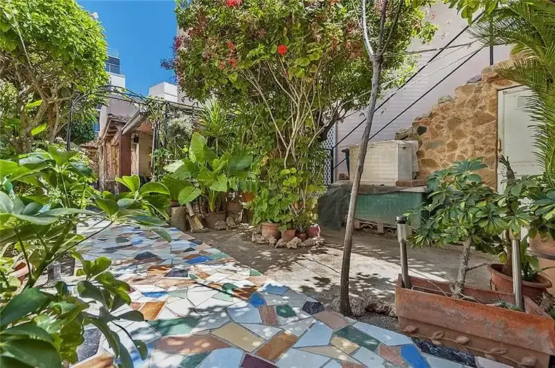 House in El Molinar, very close to the sea, spacious and excellent south orientation — photo 1
