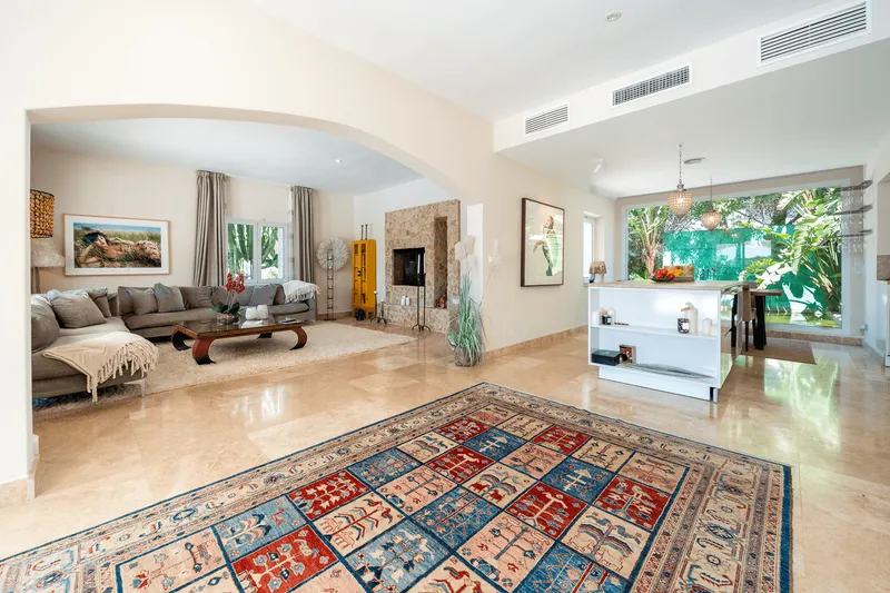 Mediterranean villa just steps from the sea in Sol de Mallorca — photo 6