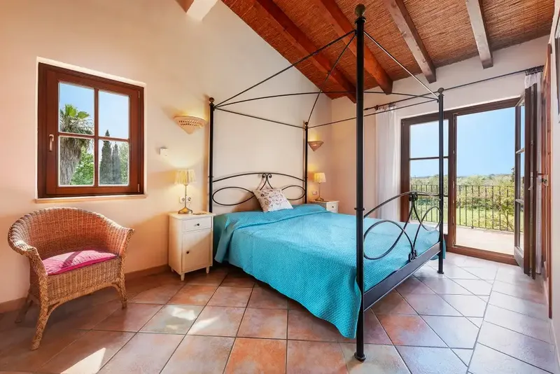 This attractive finca occupies a large plot of about 8,000m2 and is offered for sale in a quiet area of Moscari. It has a guest apartment — photo 9