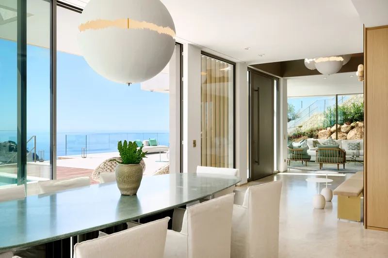 Luxurious new-build villa in a dream location with spectacular views — photo 9