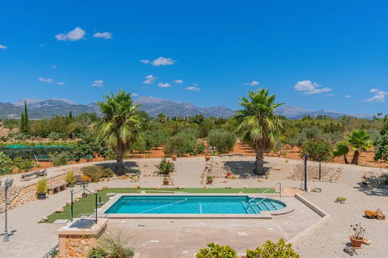 Exclusive luxury finca with pool, olive grove and vineyard in Inca — photo 4