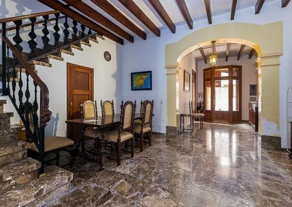 Detached house in Llucmajor Interior, Llucmajor — photo 1