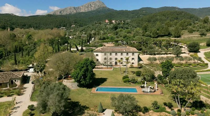 Exclusive luxury finca with organic production and views of the Serra de Tramuntana in Pui — photo 1