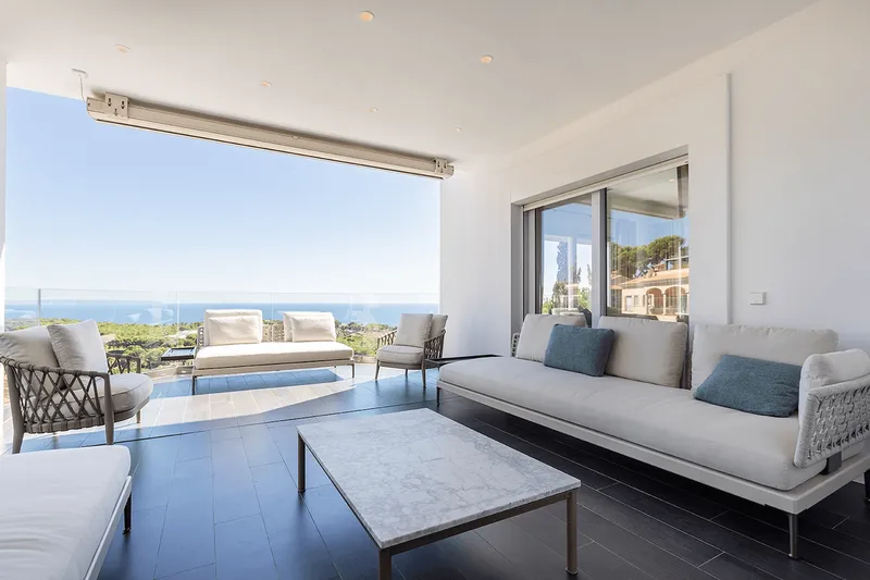 Mediterranean villa with pool and sea views in Bendinat — photo 4