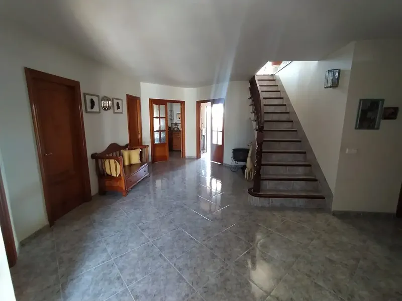 House-chalet for sale in Ses Cadenes-Urbanización Bellavista-El Arenal-Palma. Residential and quiet area with all services, recently — photo 1