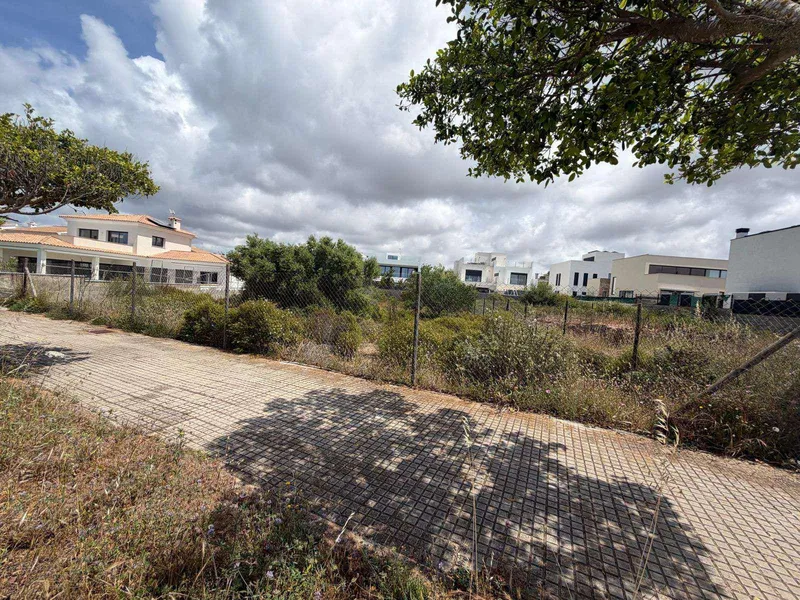Urban plot in Puig de Ros — photo 11