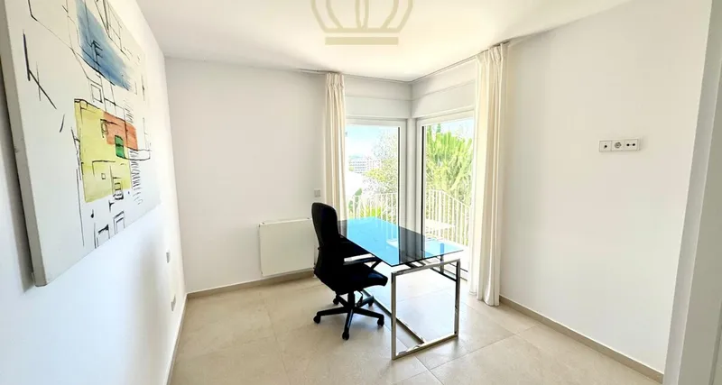 Modernised villa in Palmanova with pool and sea views for sale — photo 11