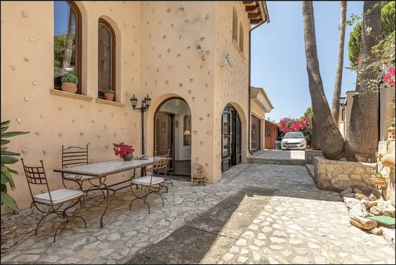 Villa in a unique location, only 5 minutes walk from the beach in Costa de la Calma. Living area of 350m2 — photo 5