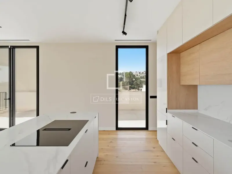 Located in the popular and charming village of Genova, this magnificent newly built villa impresses with its contemporary architecture — photo 6