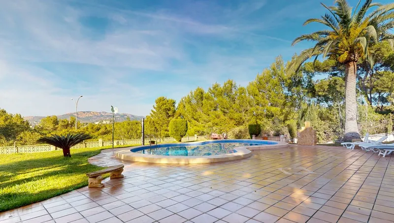 Villa with sea views in Calvià — photo 3