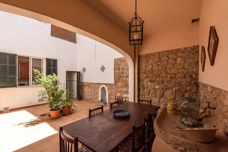 Charming Mallorcan townhouse in Sóller with views of the cathedral and mountains, just a few minutes' walk from — photo 7