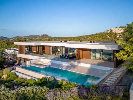 Grandiose villa in a privileged location with sensational views — photo 4