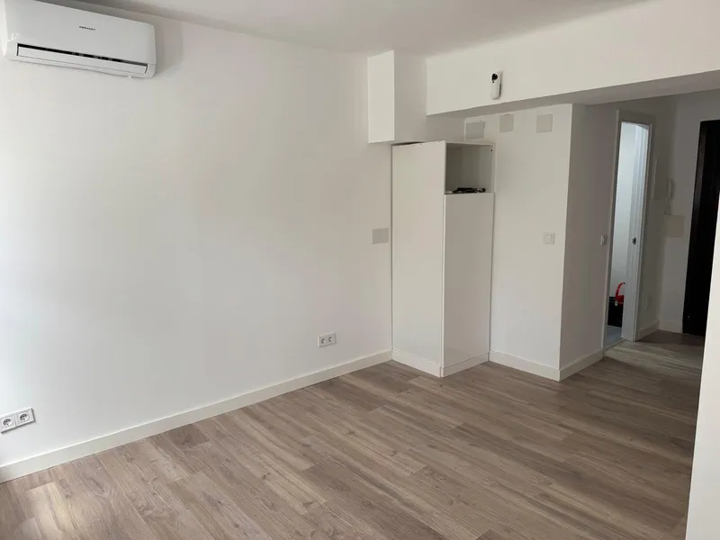 Business Premise - Palma de Mallorca (Marqués de la Fontsanta) , Built Surface 42m 2 , 1 Room, 1 Bathrooms. — photo 3