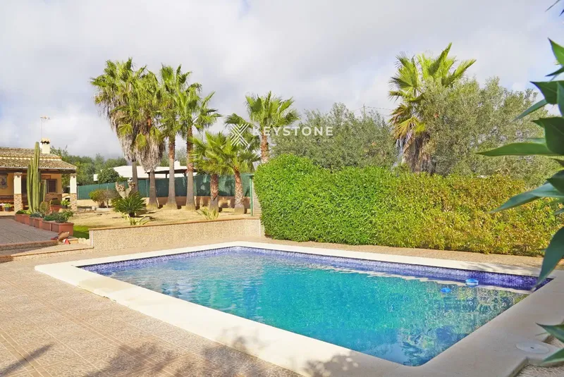 Discover a unique finca in Llucmajor combining privacy, nature, self-sufficiency and enormous development potential. A property — photo 3
