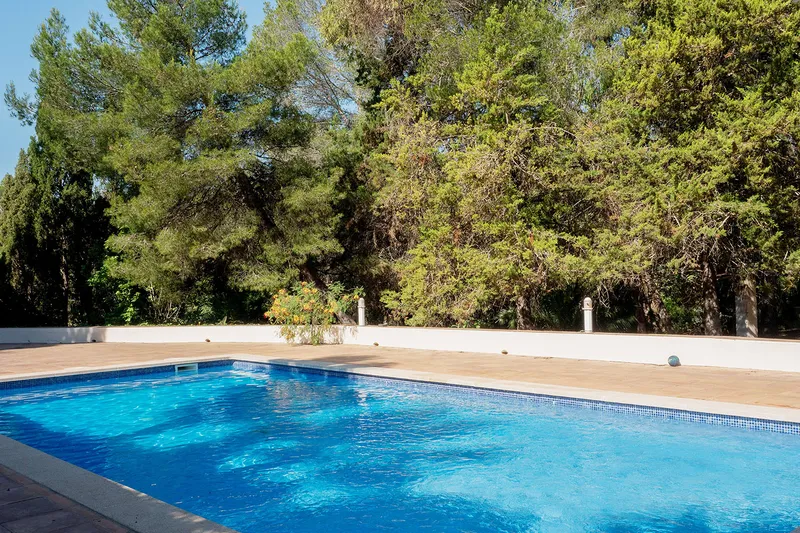 Stylishly renovated villa with guest house and large plot — photo 3