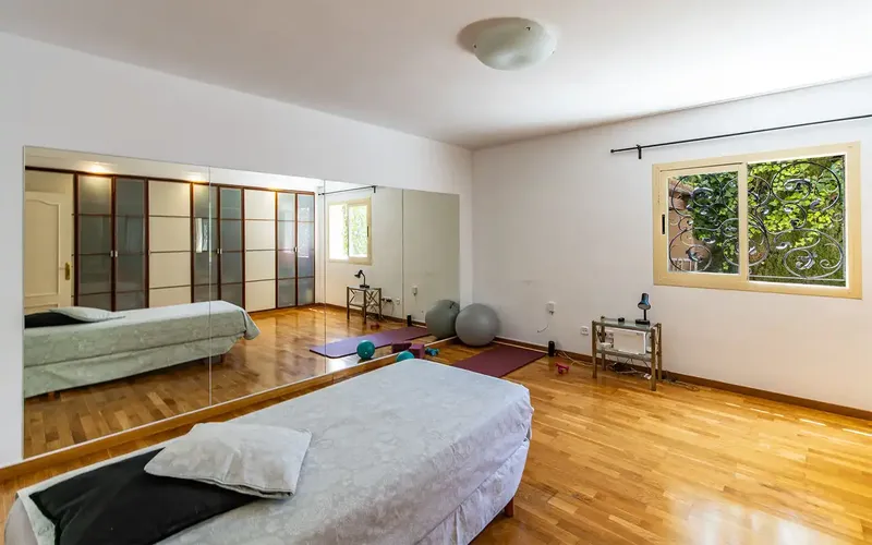 This beautiful townhouse in Puig de Ros with pool, garden and large underground parking is located in an attractive residential area — photo 10