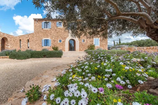 Ses Salines, Fantastic Natural Stone Finca with Pool and Breathtaking Views near Ses Salines — photo 3