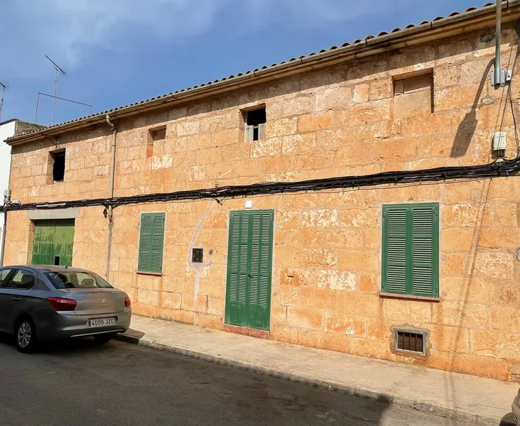 Spacious Townhouse with Big Garden in Campos — photo 1