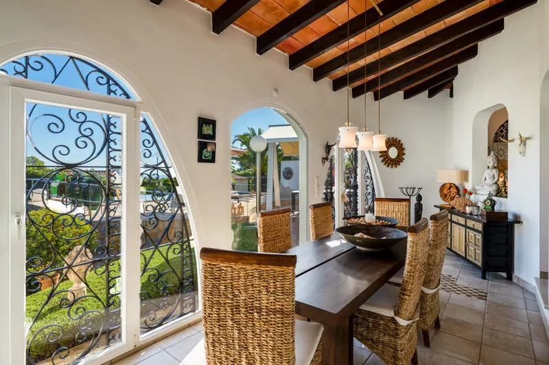 190m² Villa mit 7 Zimmern, Pool und Meerblick zu kaufen — photo 10