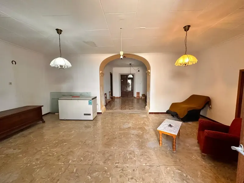 Charming Mallorcan village house with over 250 m² of built area and large garden in the center of Búger. — photo 4