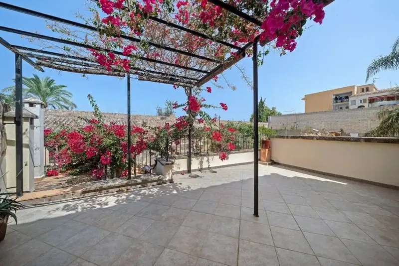 Exceptional house for sale in Alcudia, steps from the iconic historic wall, offering generous space — photo 10