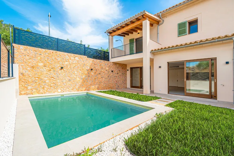 Single family house - Alaró, Built Surface 162m², Terrace Size 76m², 3 Bedrooms, 2 Bathrooms — photo 1