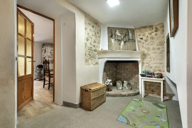 Rustic finca on a large countryside plot for sale in Selva, central Mallorca — photo 7