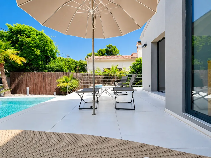 Modern villa with private relaxation area near Port Adriano in El Toro — photo 5