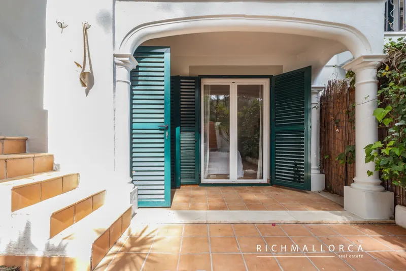Renovated duplex apartment with spacious private terraces in Cas Català — photo 11
