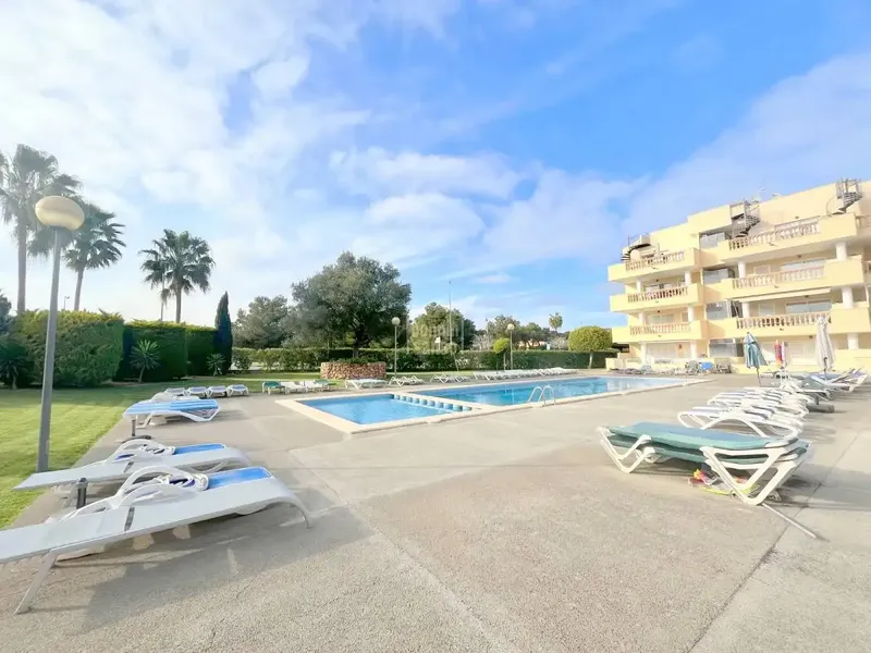 Impeccable and bright two-bedroom apartment in Cala Bona, with tourist license, just 50 meters from the beach and the promenade — photo 1