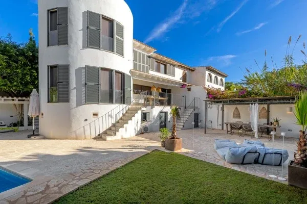Semi-detached house with holiday rental license and partial sea views — photo 1