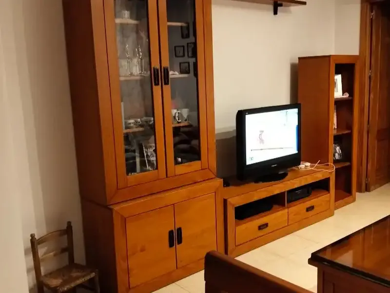 120 m² flat with 2 double bedrooms and 1 single, en-suite bathroom and another full bathroom, living-dining room, furnished kitchen with appliances — photo 10