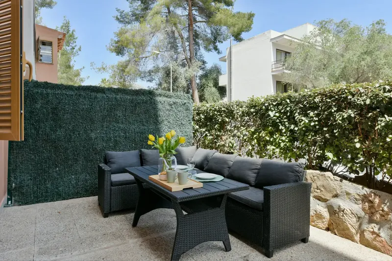 Discover this cozy apartment in one of the best areas of Paguera, ideal for a temporary stay in Mallorca — photo 2