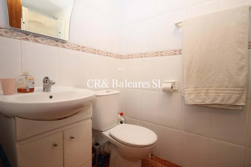 Lovely top floor studio apartment — photo 6