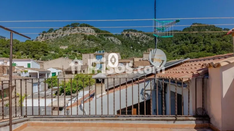 Terraced house on Carrer de la Lluna — photo 2