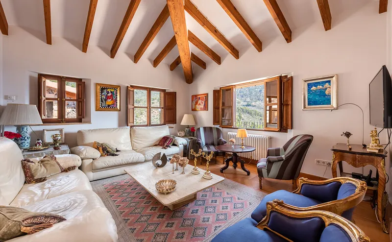 Country house with panoramic views — photo 3