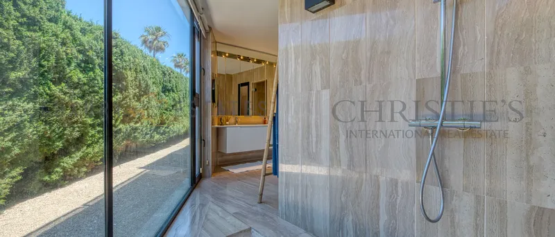 Spacious villa in Badia Blava with fantastic views in 1st sea line on the coast of Llucmajor — photo 10
