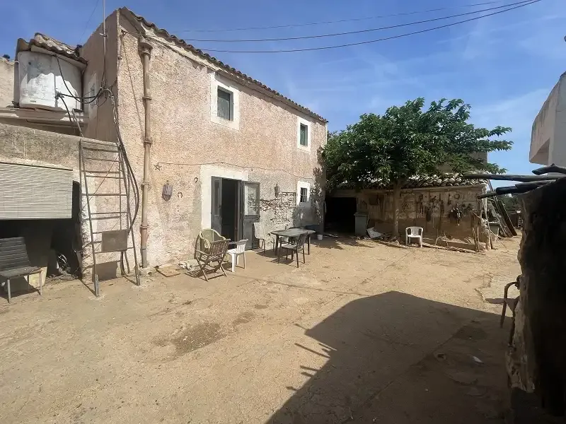 Old farmhouse for total renovation — photo 2