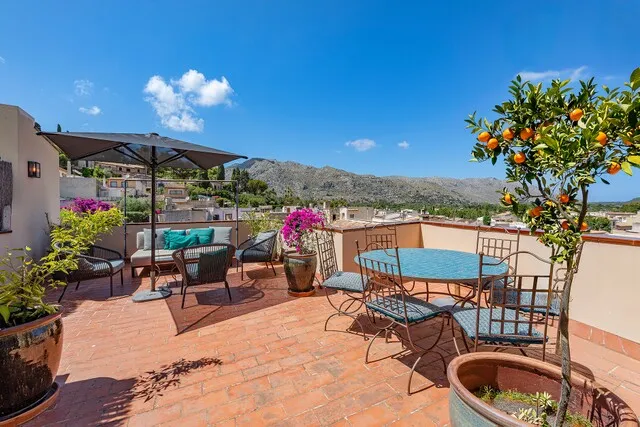 Town house with rental license for sale in the heart of Pollensa, North Mallorca — photo 1