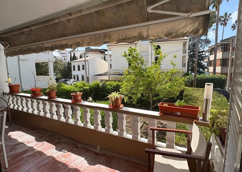 SOLD Spacious Apartment with Partial Sea Views and Exceptional Potential Steps From Pine Walk, Puerto Pollensa — photo 3