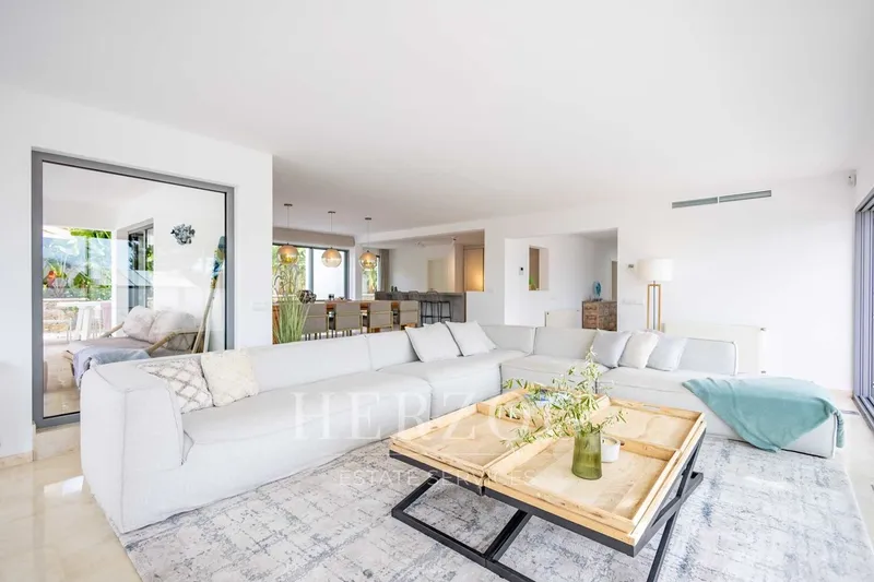 Exclusive sea view villa with pool and guest apartment in Nova Santa Ponsa — photo 5