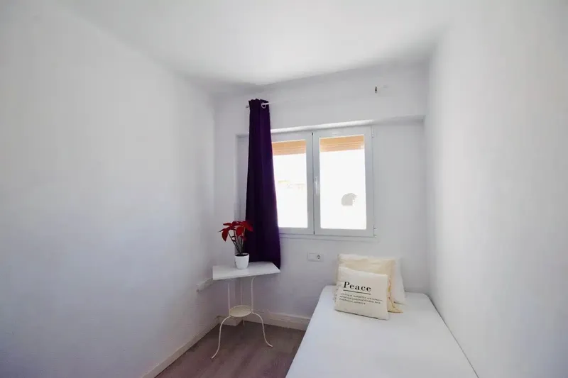 Discover this cozy and bright fifth-floor apartment of 75 m², a home with great potential and a comfortable, functional layout. It has 3 — photo 12