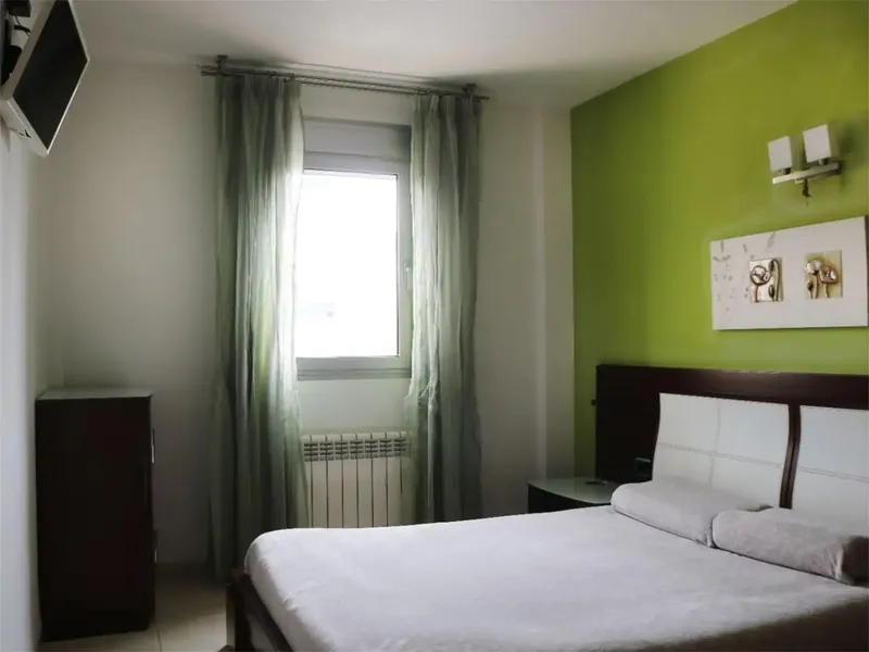 Space and light in Son Ferriol: Large apartment with terrace, two parking spaces and two storage rooms — photo 6