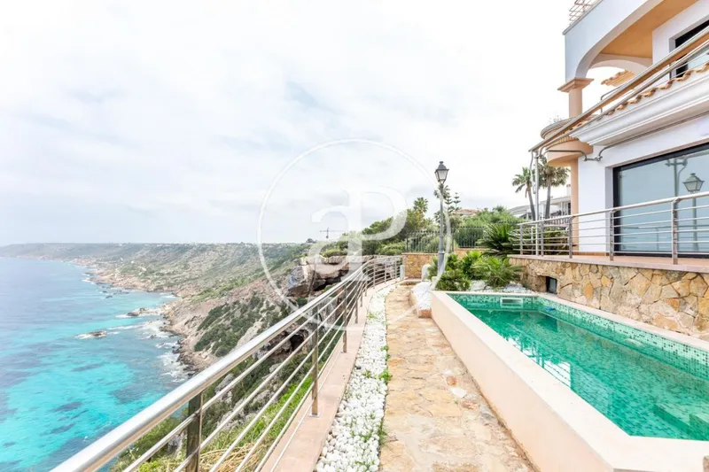 Semi-detached villa with sea views for rent in Bahía Azul — photo 1