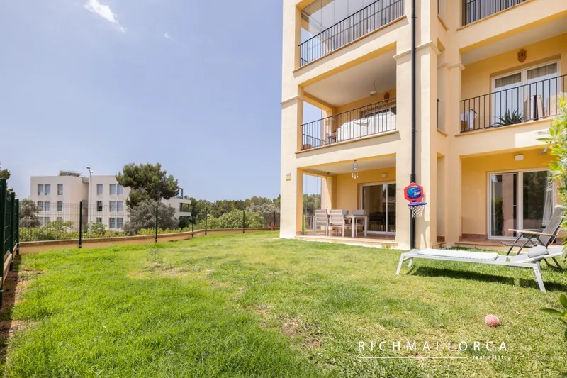 Ground floor apartment for sale in Santa Ponsa — photo 1