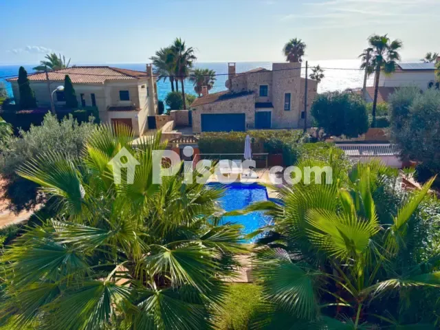 House on Carrer Penyes — photo 1