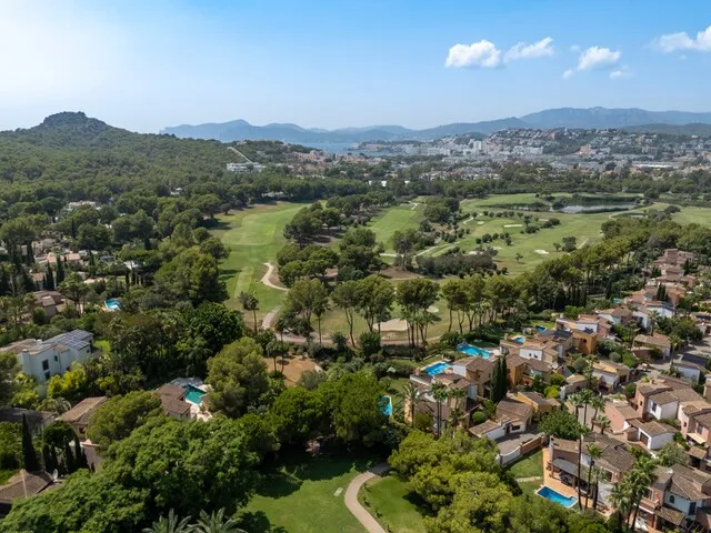 Golf-side investment plot for sale in Santa Ponsa, southwest Mallorca — photo 1